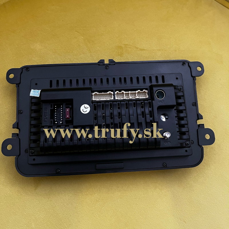 Autorádio s bluetooth Škoda 7" displej 2/32GB CarPlay - Android
